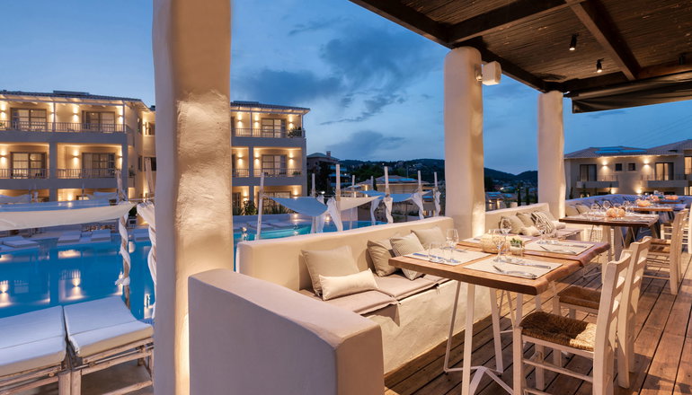4* Crystal Waters