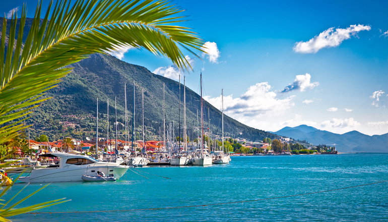4* Crystal Waters