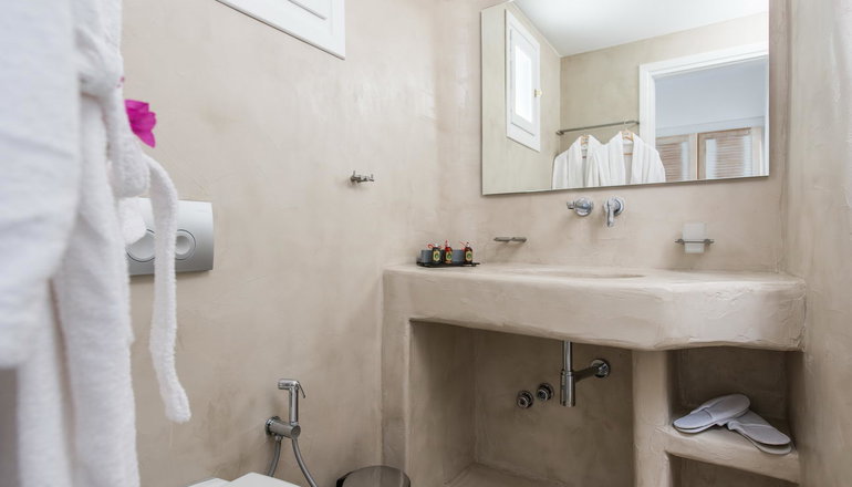 4* Cycladic Islands Hotel & Spa