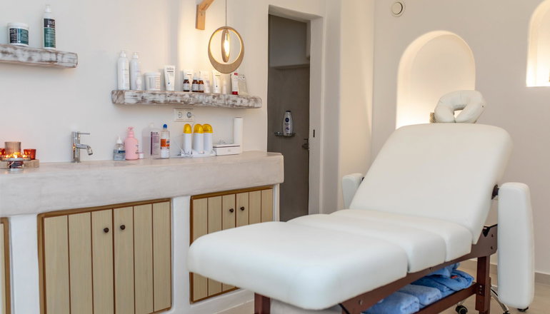 4* Cycladic Islands Hotel & Spa