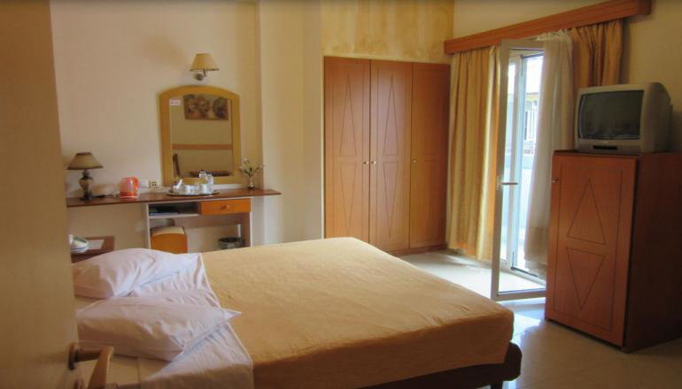4* Mantas Hotel