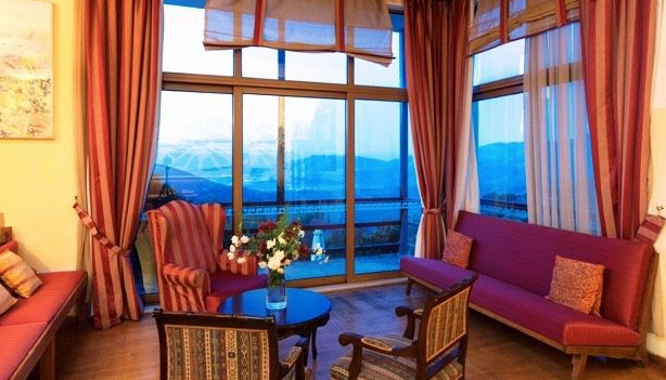 4* Delphi Palace