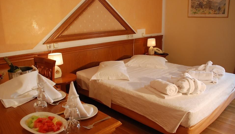4* Delphi Palace