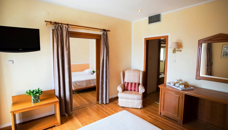 4* Delphi Palace
