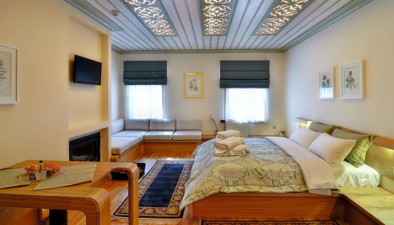 4* Dilofo Hotel Luxury Suites