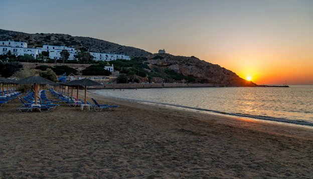 4* Dolphin Bay Seaside Resort & Suites - Γαλησσάς, Σύρος