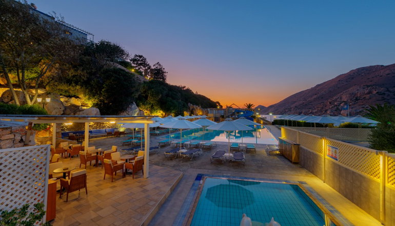 4* Dolphin Bay Seaside Resort & Suites - Γαλησσάς, Σύρος