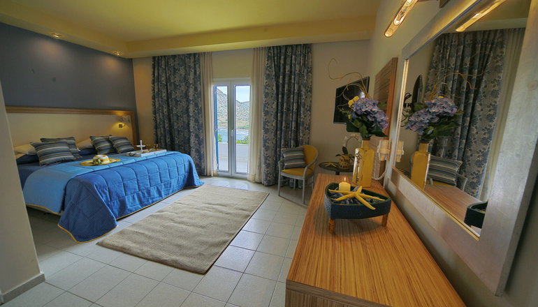 4* Dolphin Bay Seaside Resort & Suites - Γαλησσάς, Σύρος