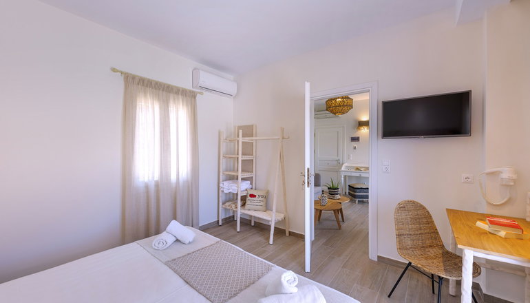 4* Dolphin Bay Seaside Resort & Suites - Γαλησσάς, Σύρος