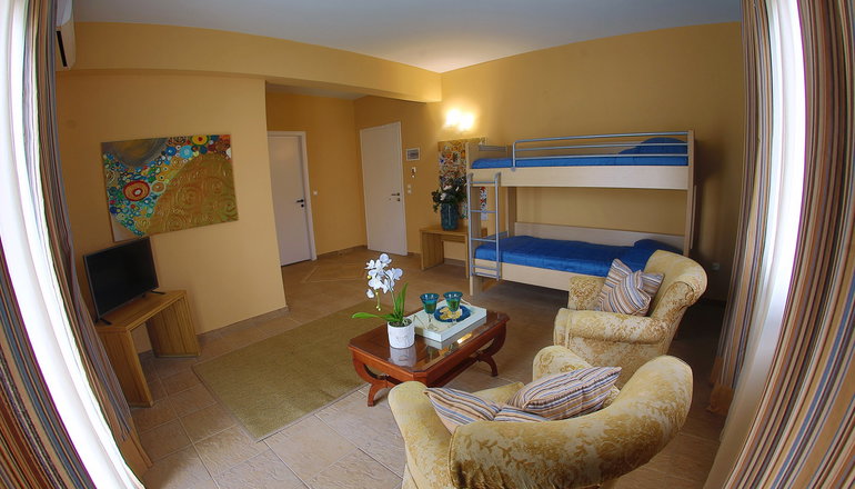 4* Dolphin Bay Seaside Resort & Suites - Γαλησσάς, Σύρος