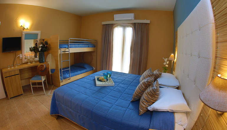 4* Dolphin Bay Seaside Resort & Suites - Γαλησσάς, Σύρος