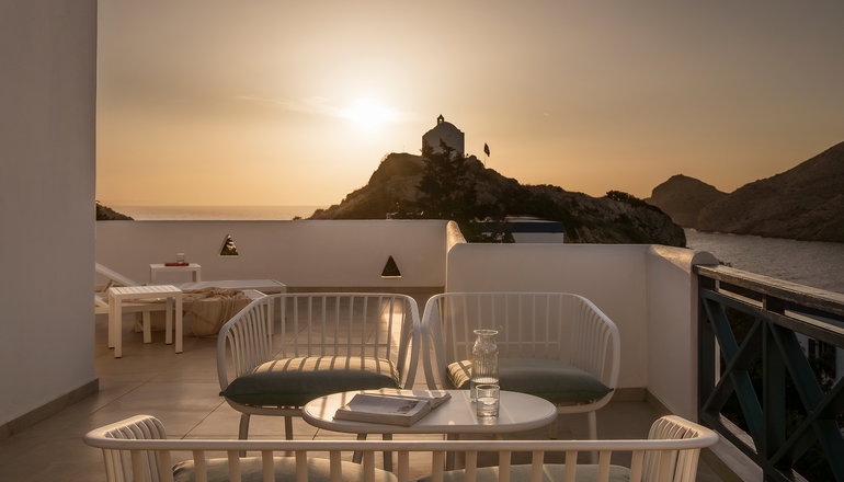4* Dolphin Bay Seaside Resort & Suites - Γαλησσάς, Σύρος
