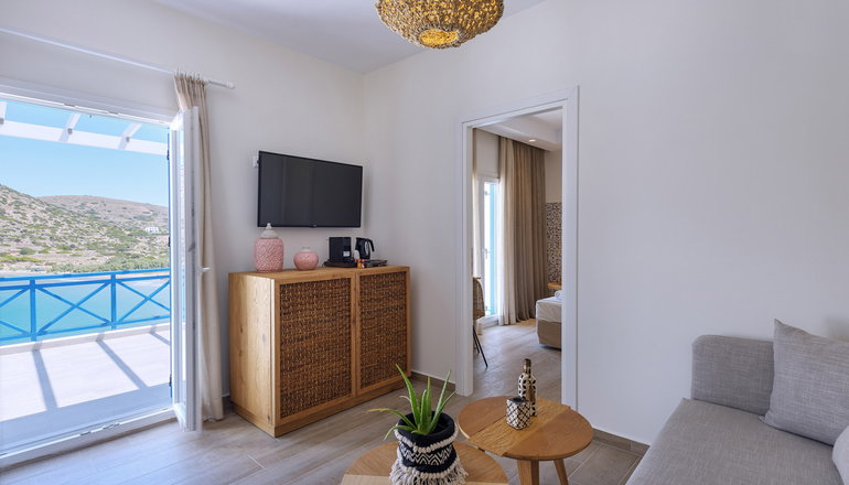 4* Dolphin Bay Seaside Resort & Suites - Γαλησσάς, Σύρος