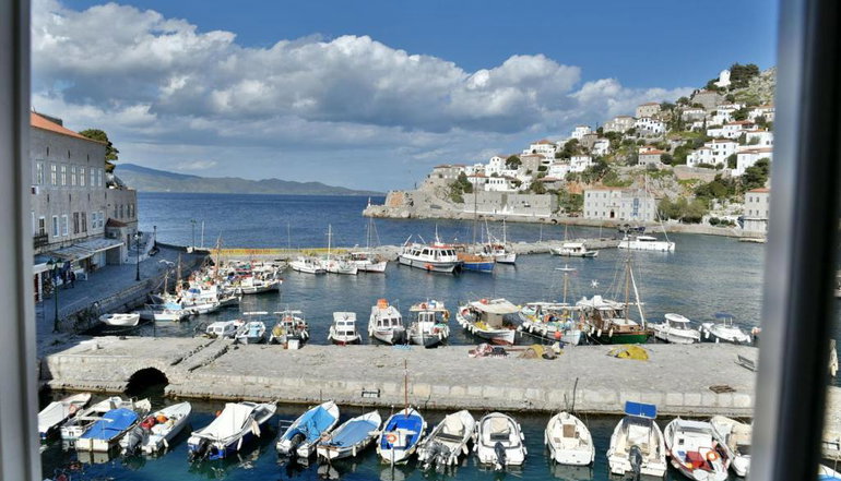 4* Douskos Port House