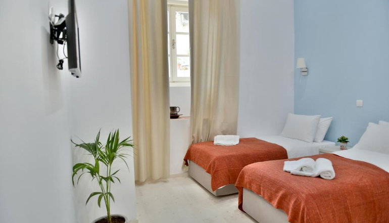 4* Douskos Port House
