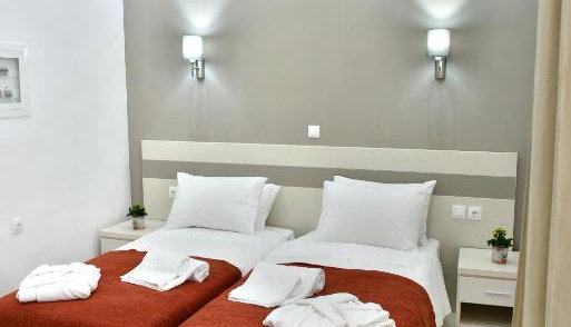 4* Douskos Port House
