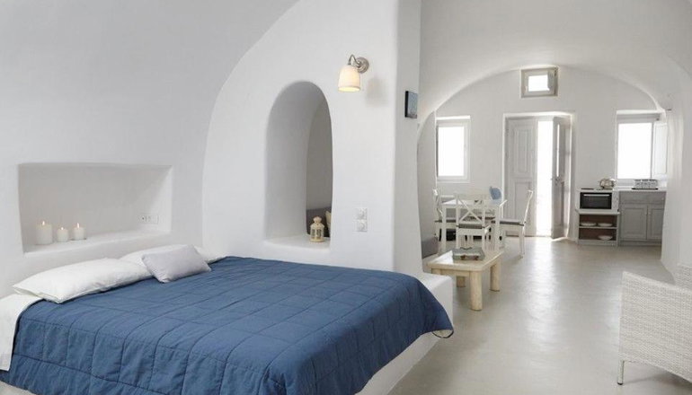 4* Ducato di Oia Santorini