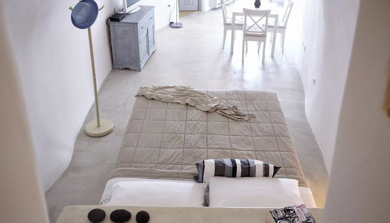 4* Ducato di Oia Santorini