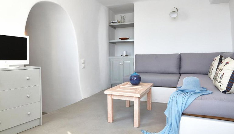 4* Ducato di Oia Santorini