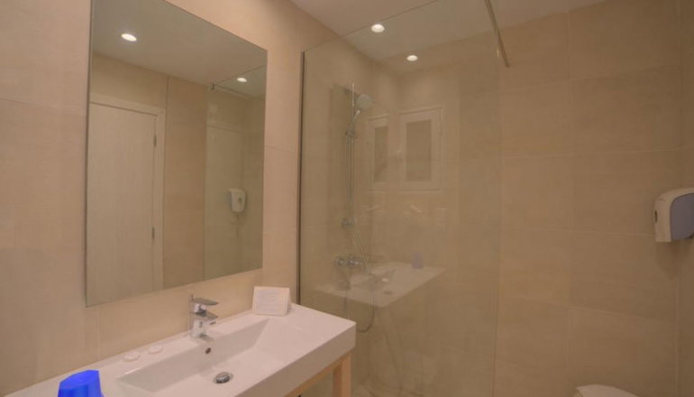 4* Elea Beach Hotel