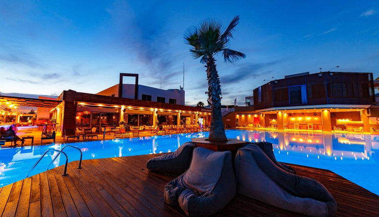 4* Elite City Resort