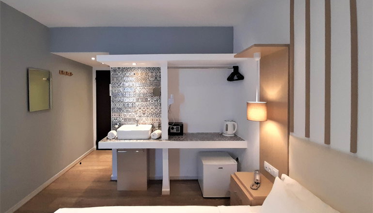 4* Elite Hotel