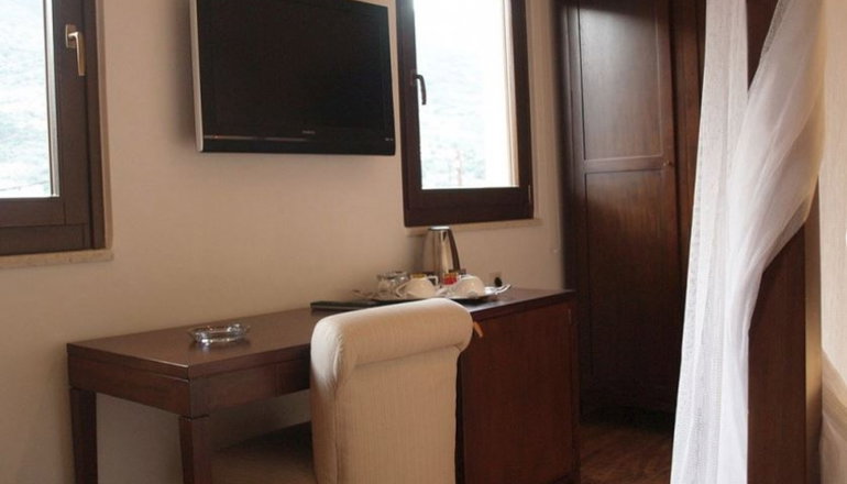 4* Enodia Hotel