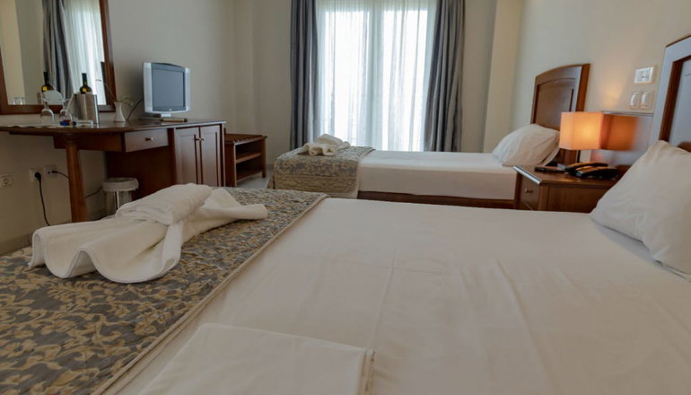4* Esperides Resort