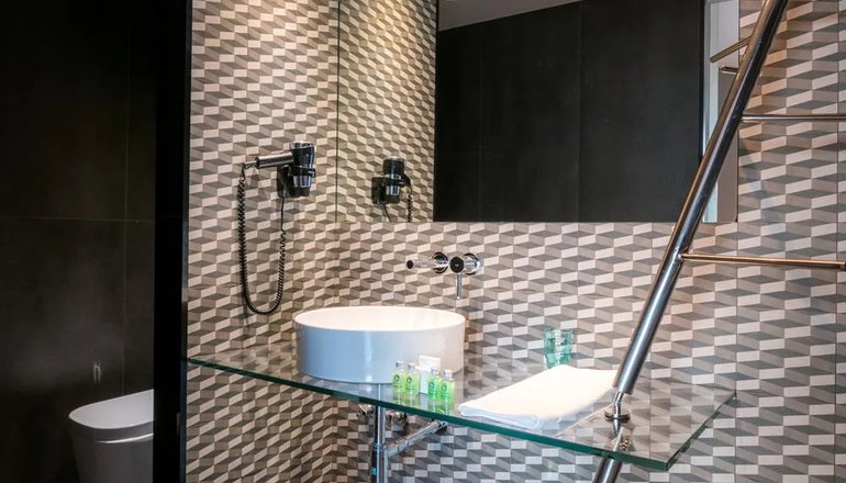 4* Essence Living Exclusive Hotel
