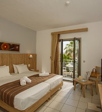 4* Europa Beach Hotel