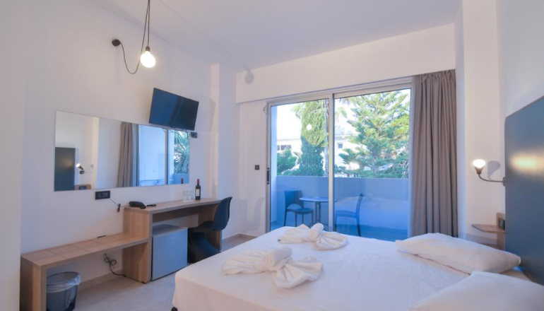4* Evita Bay Hotel