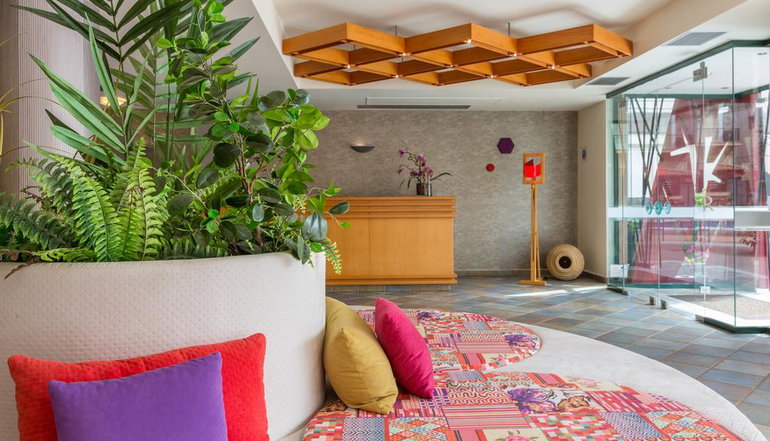 4* Flisvos Royal Hotel