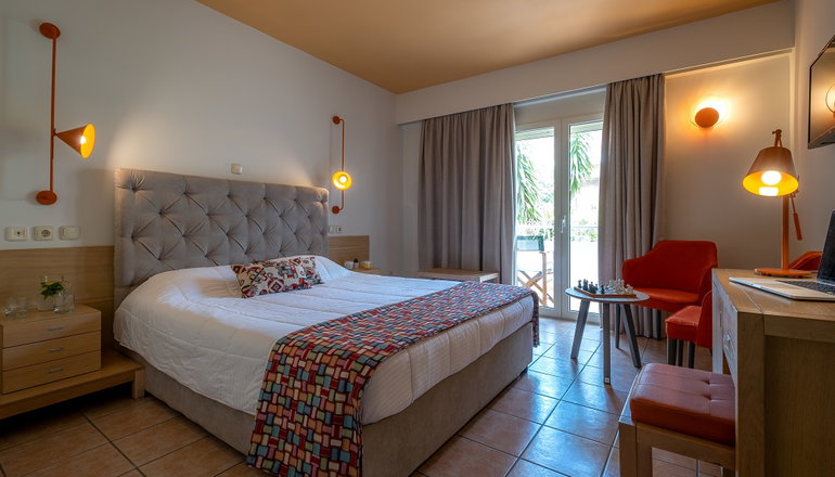 4* Flisvos Royal Hotel