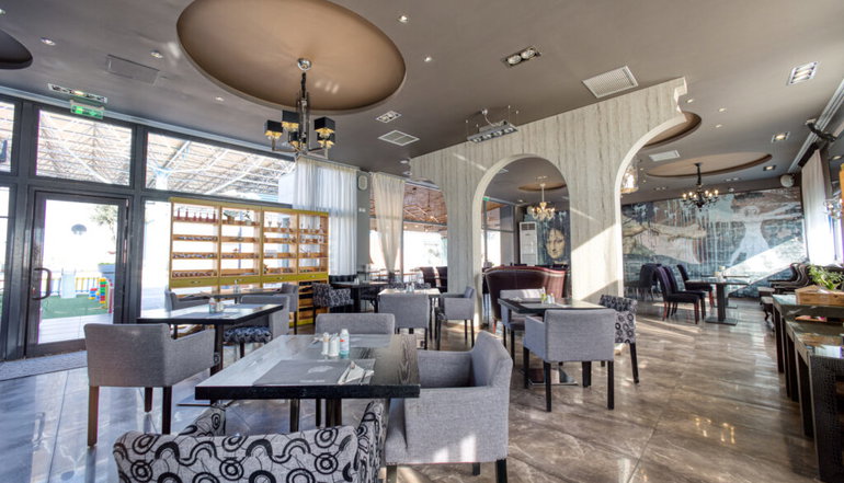 4* Gallery Art Hotel