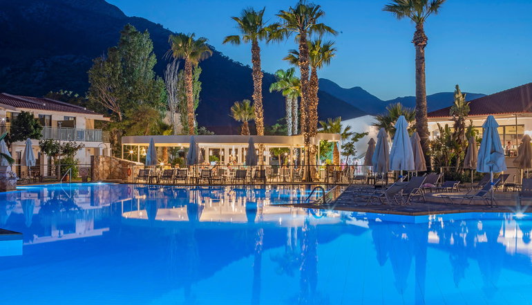 4* Golden Coast Hotel & Bungalows