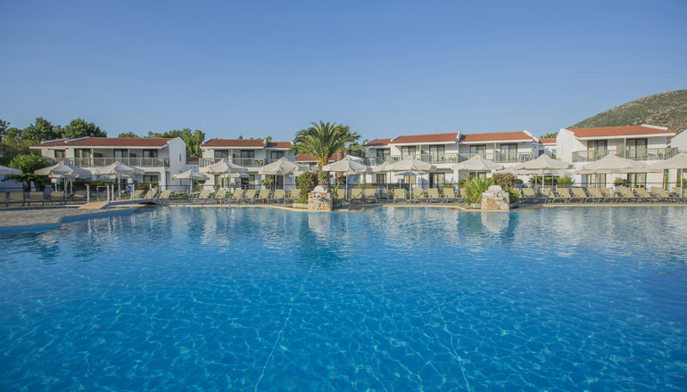 4* Golden Coast Hotel & Bungalows