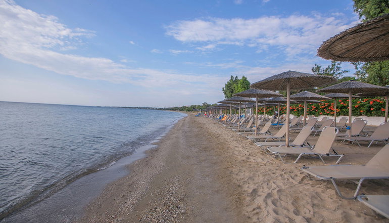 4* Golden Coast Hotel & Bungalows