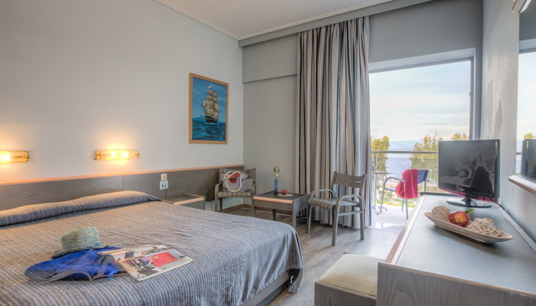 4* Golden Coast Hotel & Bungalows