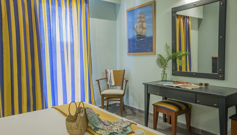 4* Golden Coast Hotel & Bungalows