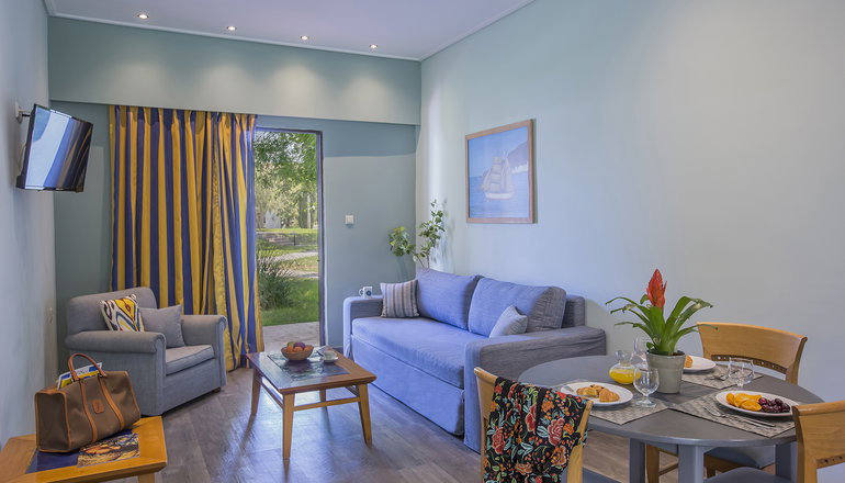 4* Golden Coast Hotel & Bungalows