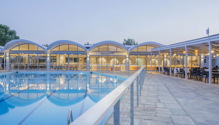 4* Golden Coast Hotel & Bungalows
