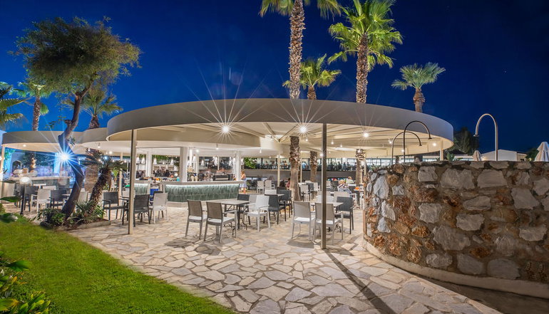 4* Golden Coast Hotel & Bungalows