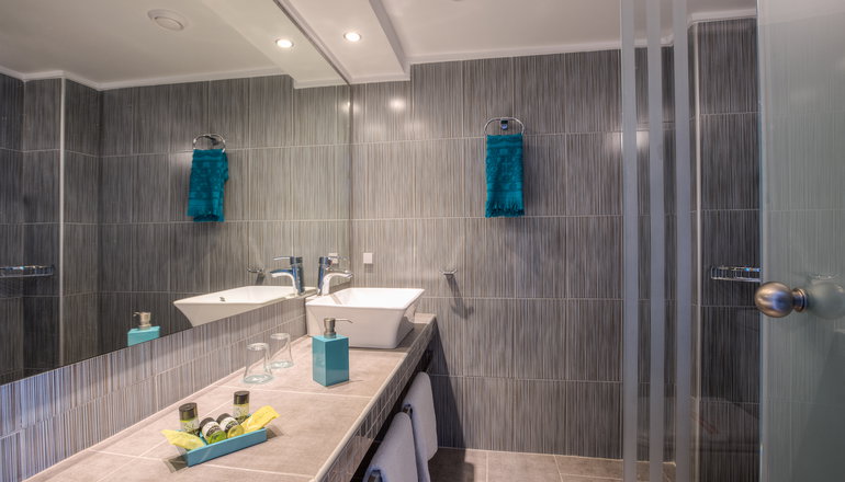 4* Golden Coast Hotel & Bungalows