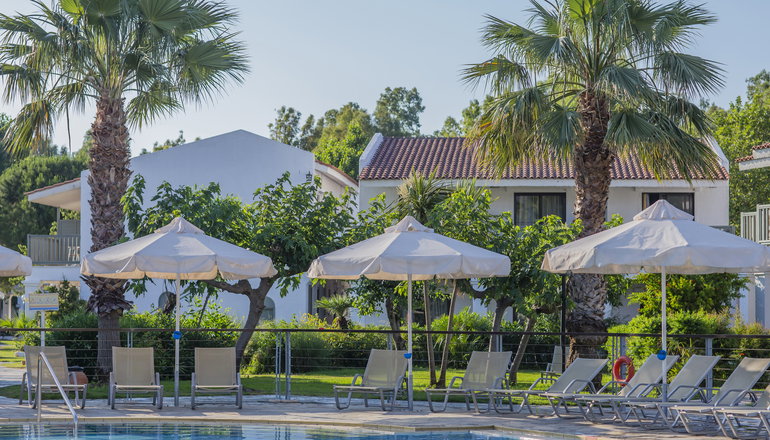 4* Golden Coast Hotel & Bungalows