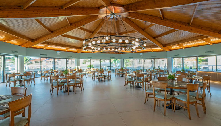 4* Golden Coast Hotel & Bungalows