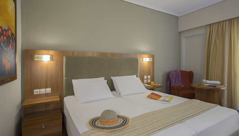 4* Golden Coast Hotel & Bungalows
