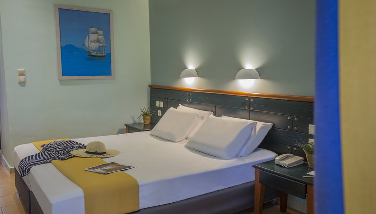 4* Golden Coast Hotel & Bungalows