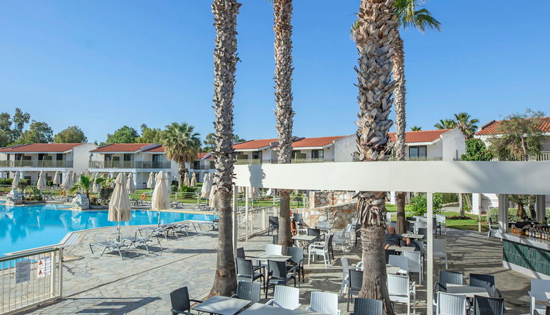 4* Golden Coast Hotel & Bungalows