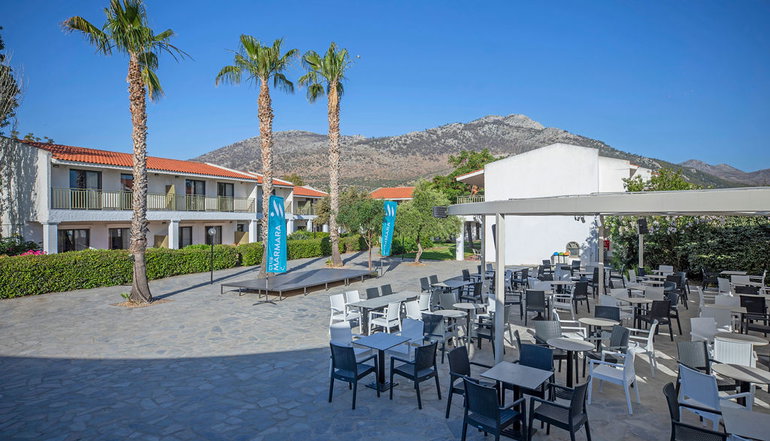 4* Golden Coast Hotel & Bungalows