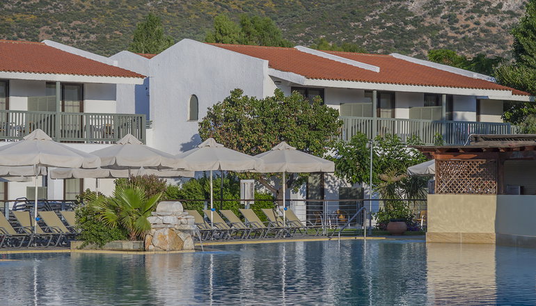 4* Golden Coast Hotel & Bungalows